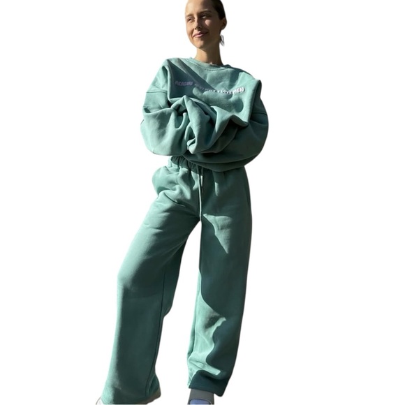 Strawberry Milk Mob Reason #87 Why I Love Men Crewneck Sweatshirt - Picture 12 of 12